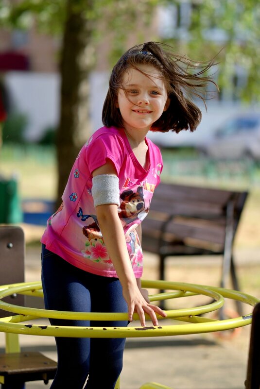 Девочка на карусели - photo Bo