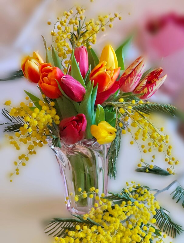 С праздником всех женщин ! Мимоза и тюльпаны сегодня популярны - tatyana 