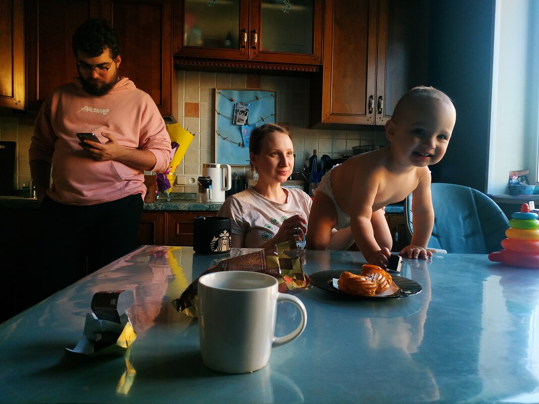 С Праздником, друзья! С 8 марта! - Андрей Лукьянов