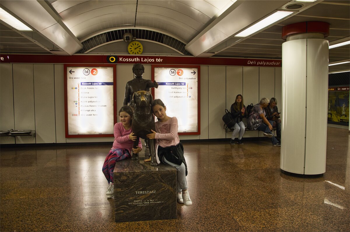 Венгрия , Будапешт — Лорен *Дорин 2019г - ujgcvbif 