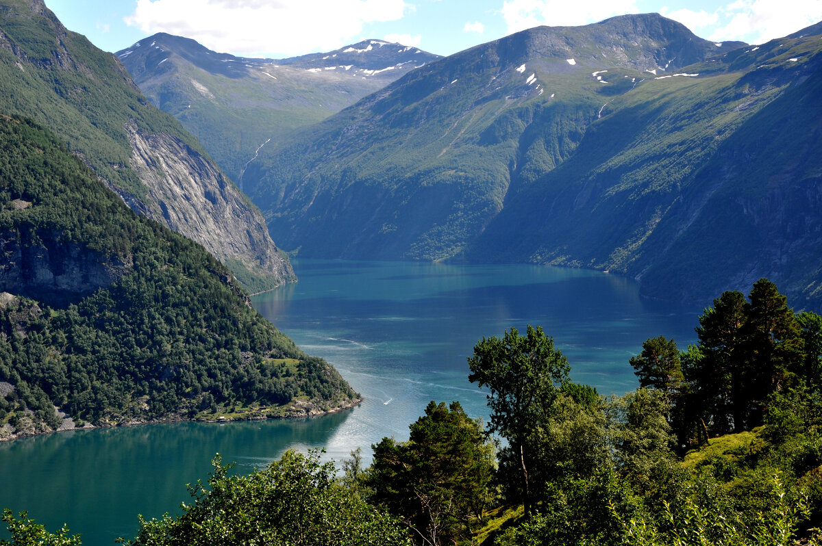 Фьорд и лодка - Ирина Ватолина Фьорд и лодка - Ирина Ватолина