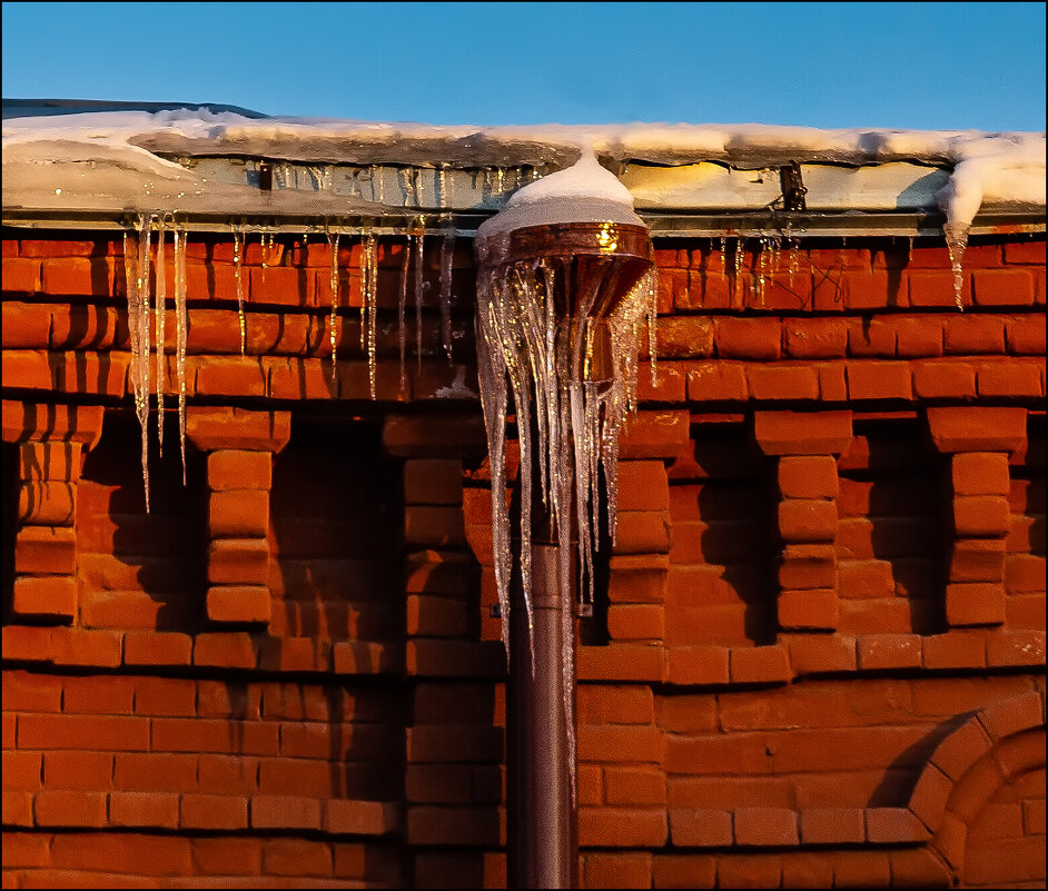 Март - Александр Тарноградский Март - Александр Тарноградский