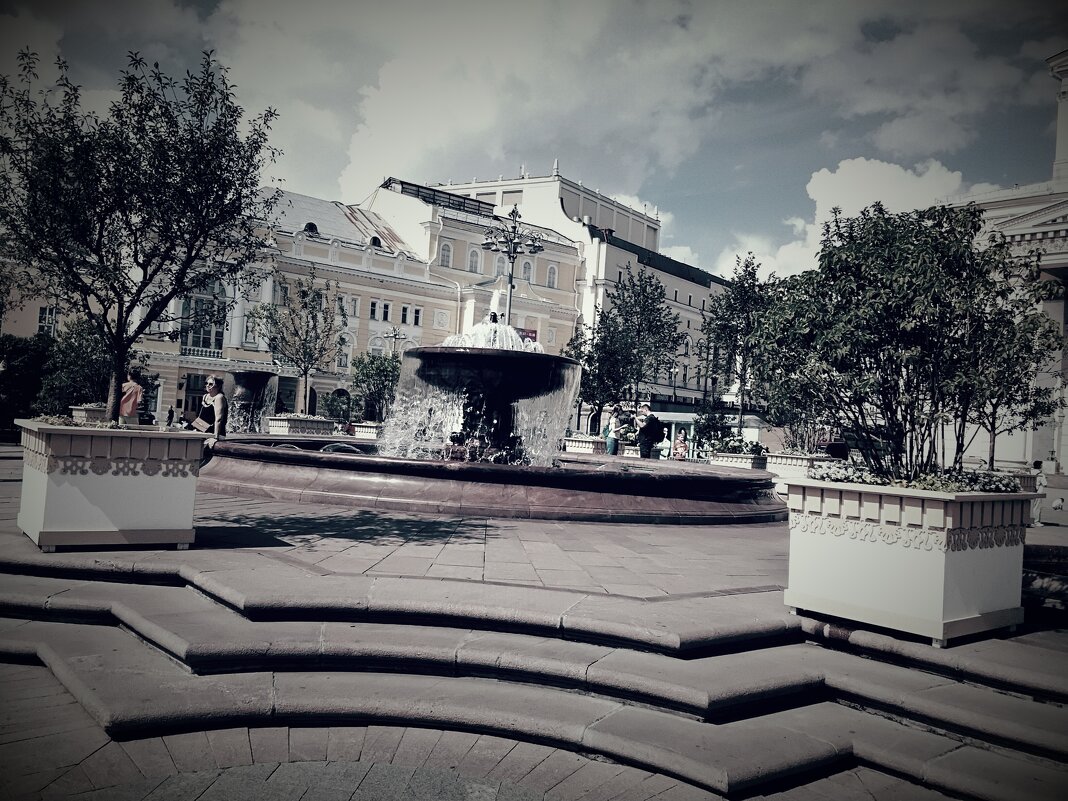 Фонтан у Большого театра - Дмитрий Никитин Фонтан у Большого театра - Дмитрий Никитин