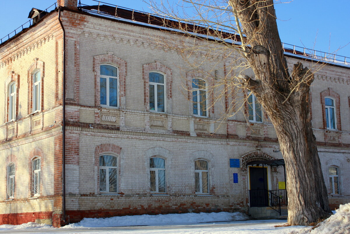 Здание спорткомплекса Маяк - Нэля Лысенко