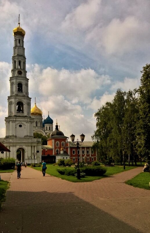 В НИКОЛО-УГРЕШСКОМ МОНАСТЫРЕ - Алексей Архипов В НИКОЛО-УГРЕШСКОМ МОНАСТЫРЕ - Алексей Архипов