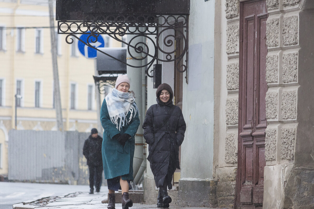 Дамы на прогулке - Алексей Булак