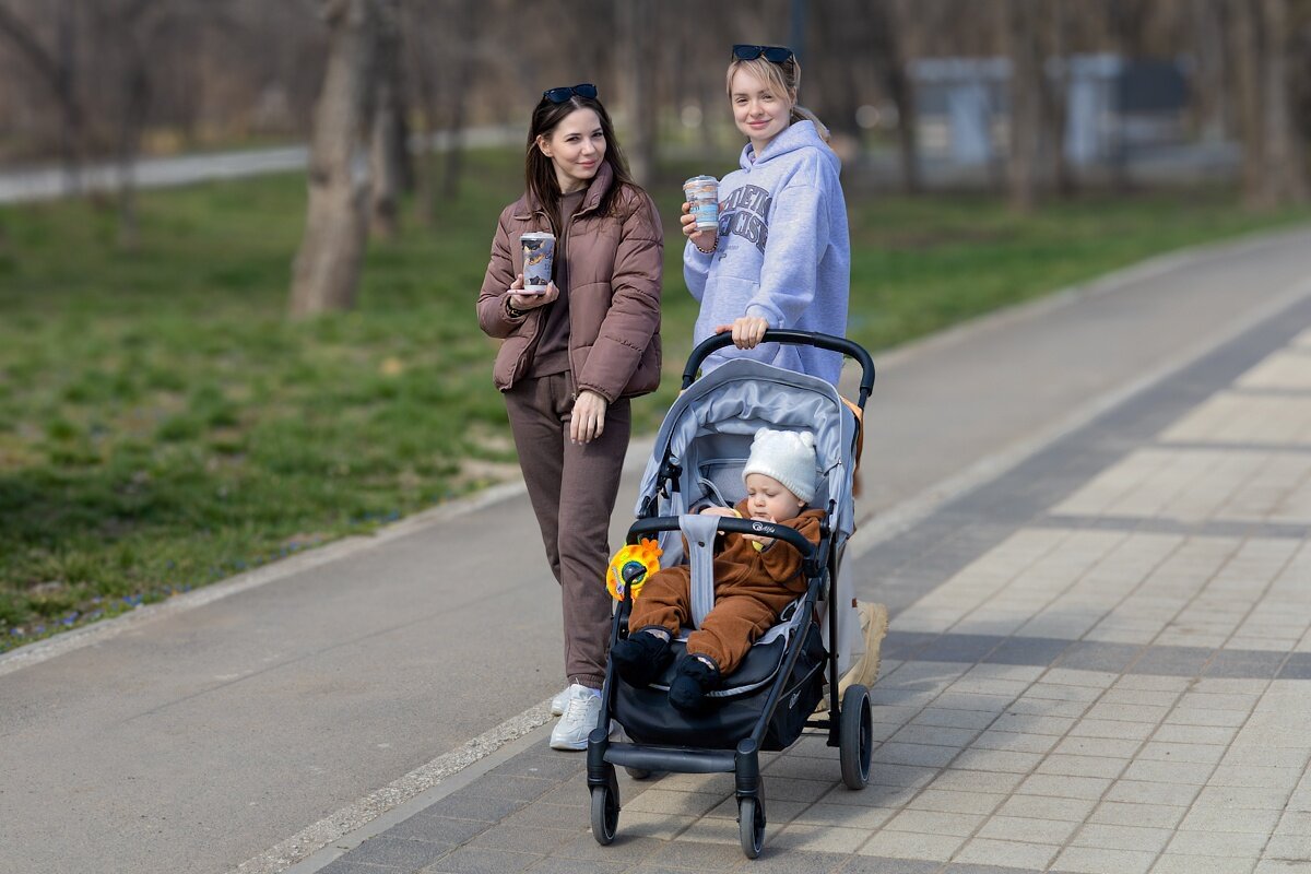 Разрешите Вас девчата сфотографировать - Игорь Сикорский Разрешите Вас девчата сфотографировать - Игорь Сикорский