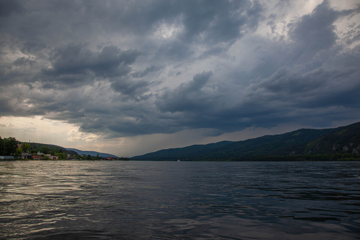 **** - Николай Шерстнев