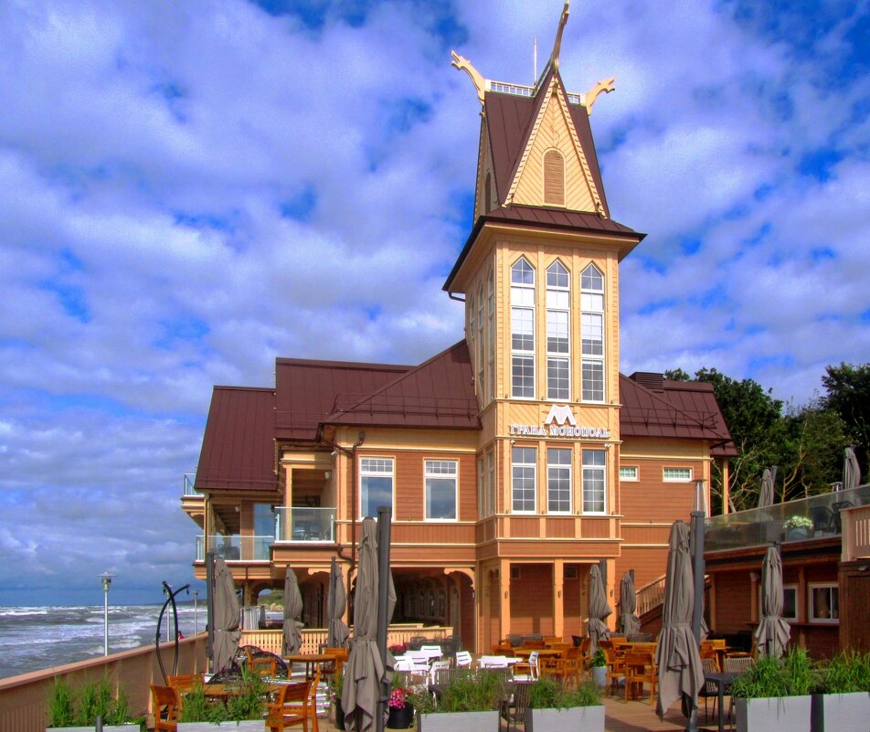 Гранд Монополь.Открытая терраса - Сергей Карачин Гранд Монополь.Открытая терраса - Сергей Карачин