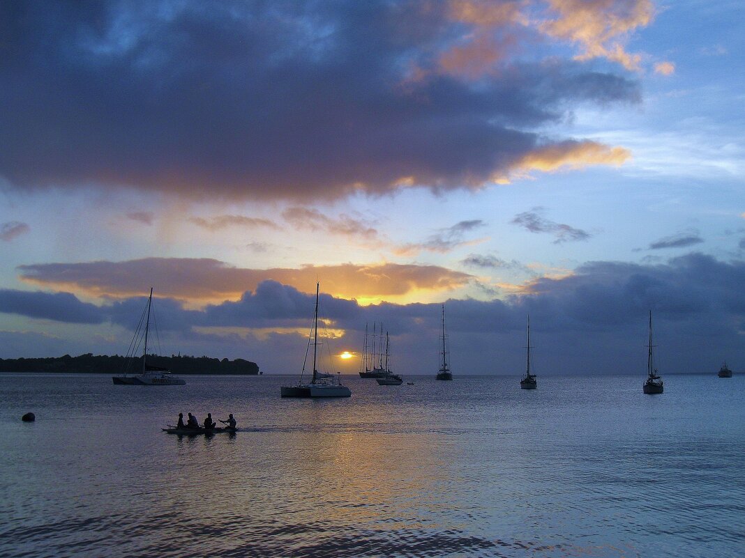 Закат на острове Эфате, Вануату. - unix (Илья Утропов) Закат на острове Эфате, Вануату. - unix (Илья Утропов)