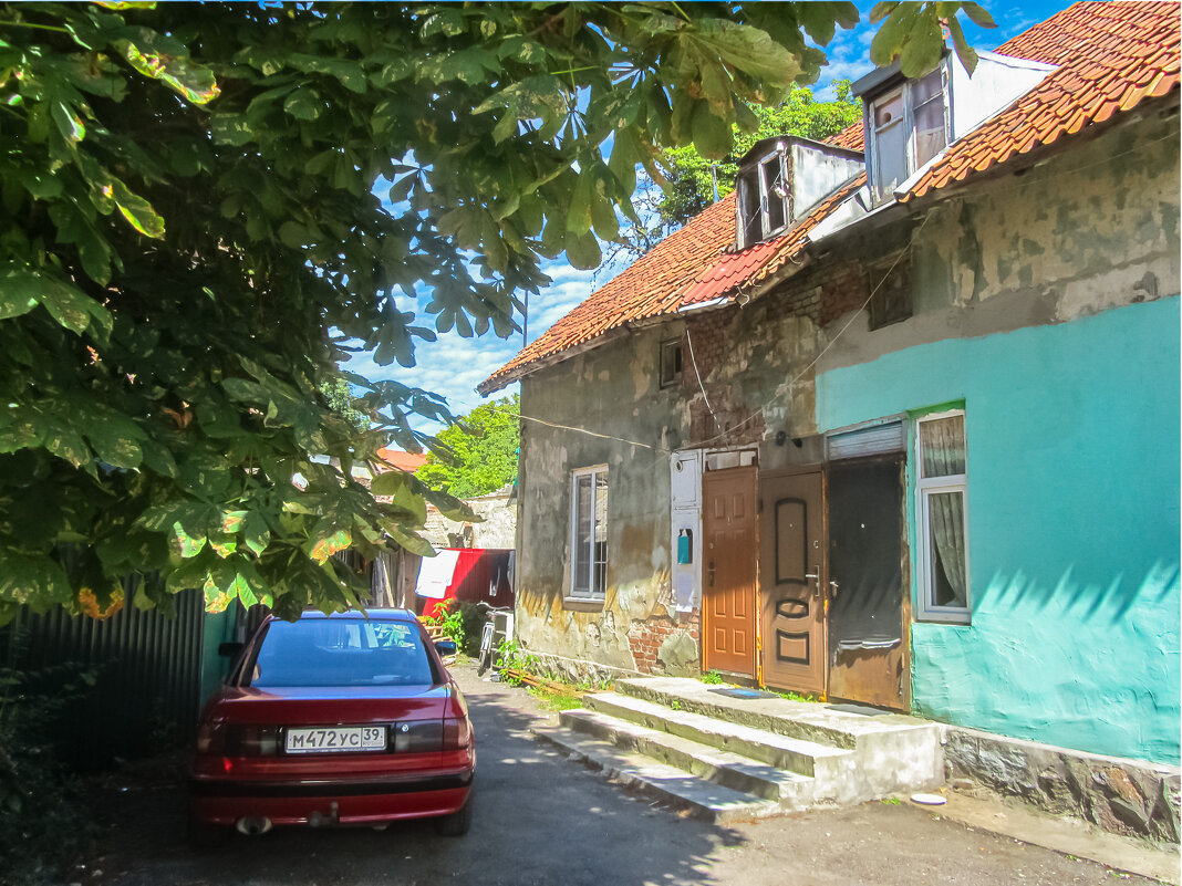 Дворик - Сергей Карачин