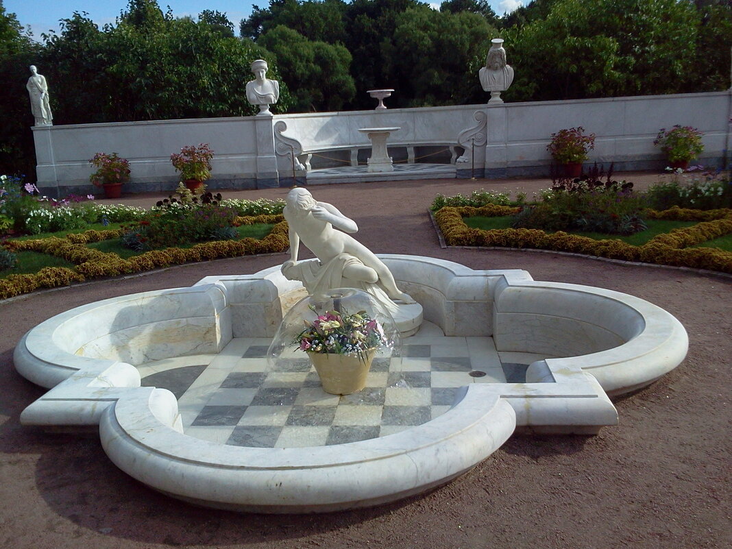 Петергоф. Царицын павильон - Надежда 