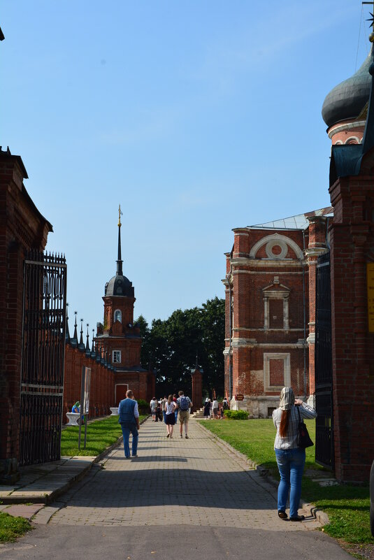 вход в Кремль Волоколамска - Галина R... вход в Кремль Волоколамска - Галина R...