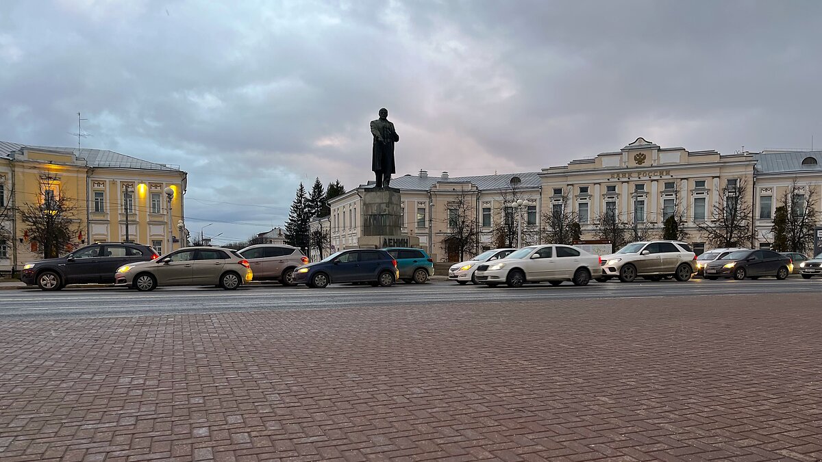 Памятник В.И.Ленину в Твери. - Olga Oskolkova