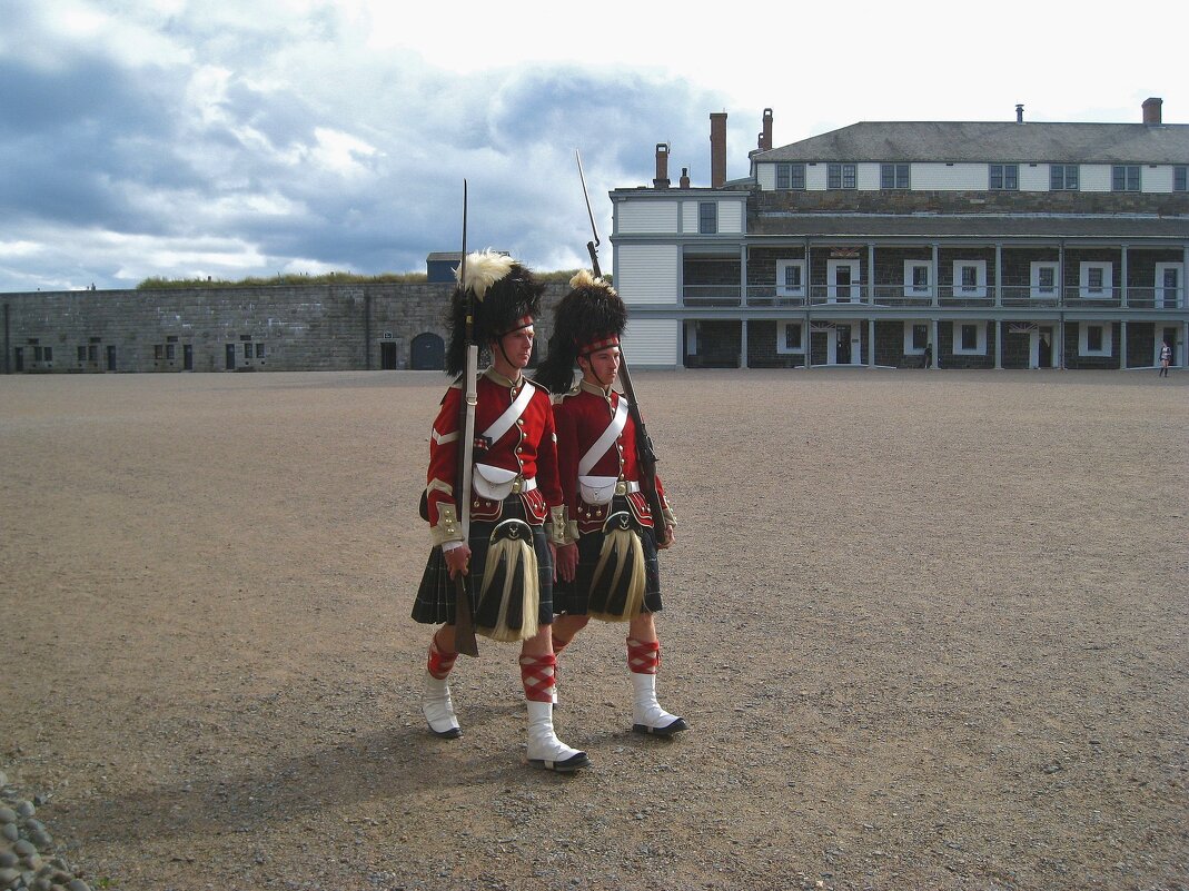 Почётный караул в крепости Галифакса, Канада. - unix (Илья Утропов) Почётный караул в крепости Галифакса, Канада. - unix (Илья Утропов)