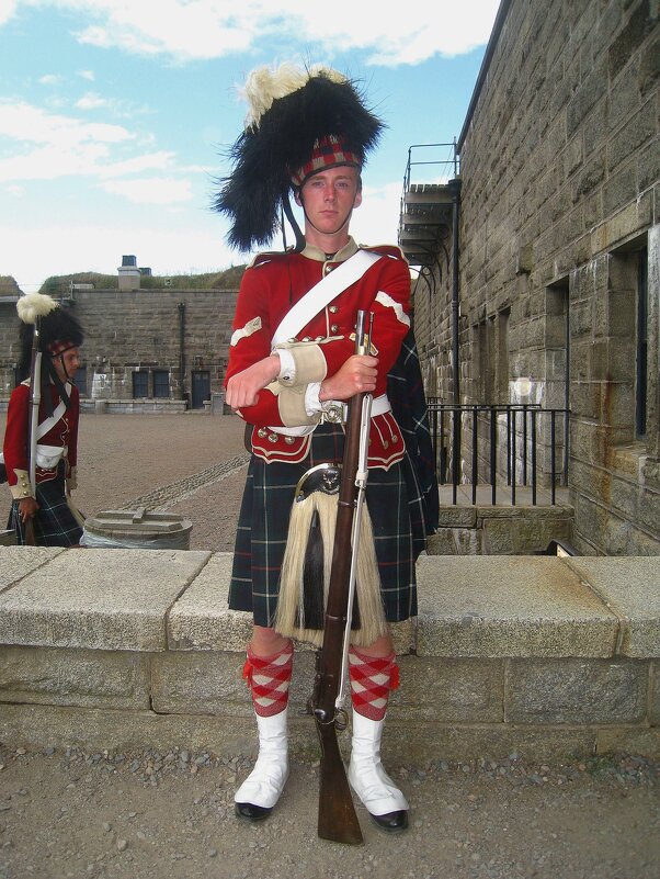 Красивый и здоровенный канадский военный. - unix (Илья Утропов) Красивый и здоровенный канадский военный. - unix (Илья Утропов)