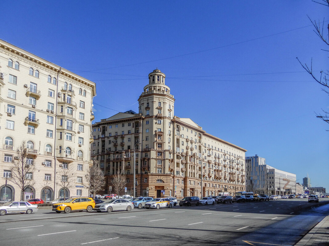 жилой дом (1951, архитектор К. И. Джус-Даниленко) - Сергей Лындин жилой дом (1951, архитектор К. И. Джус-Даниленко) - Сергей Лындин