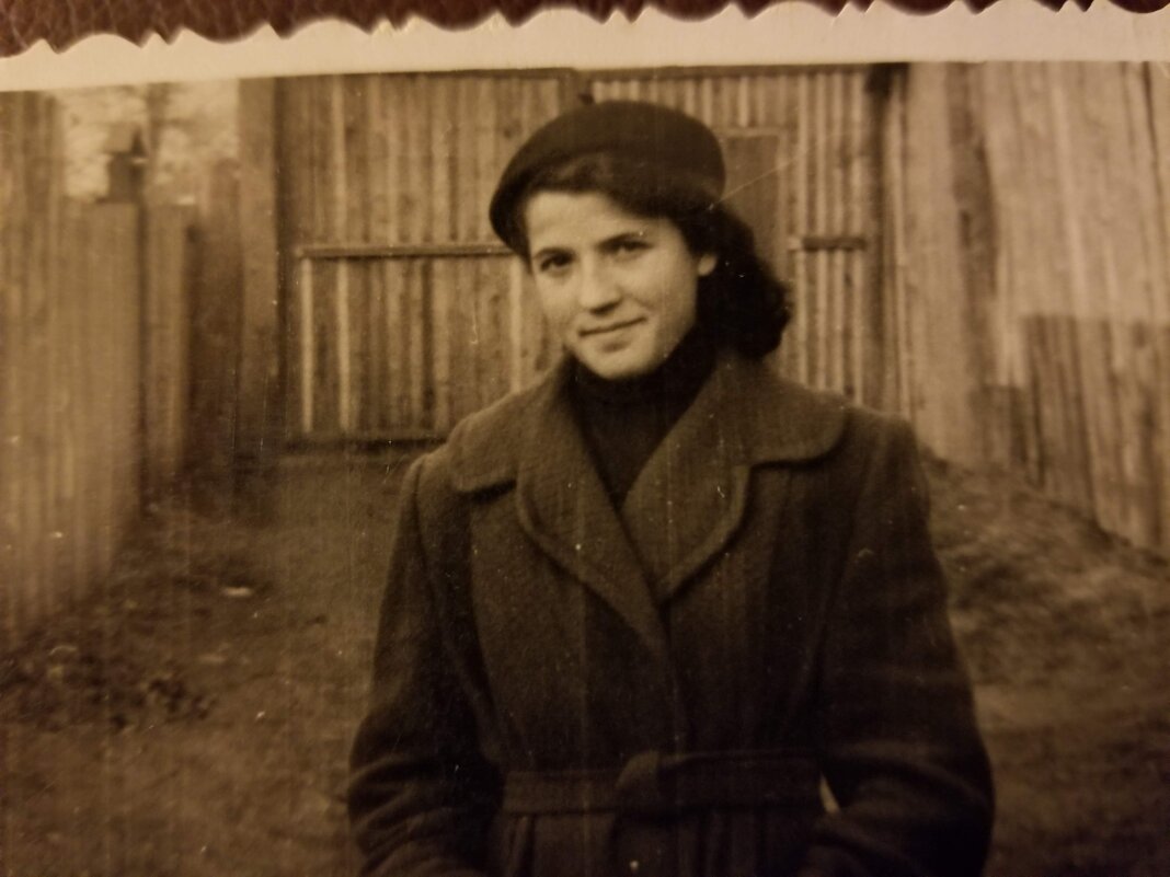 Я . Фото в Бобруйске где я жила - Светлана Хращевская Я . Фото в Бобруйске где я жила - Светлана Хращевская