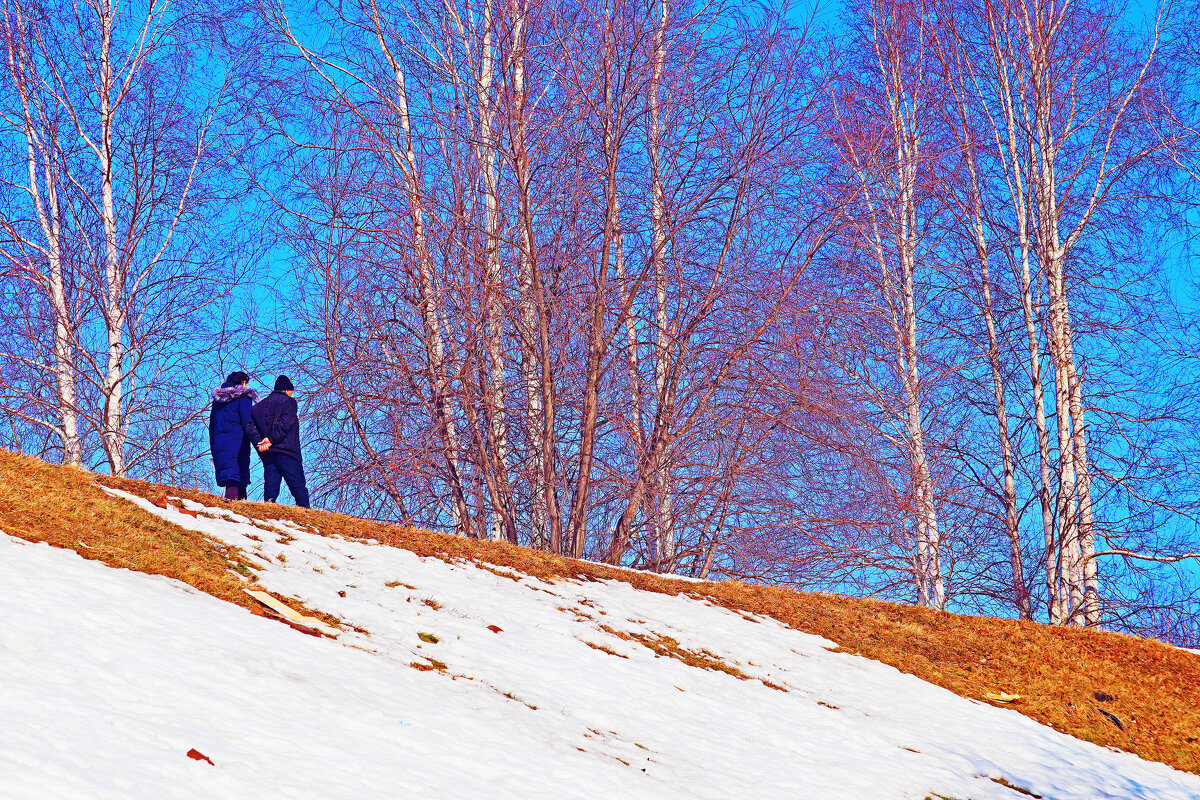 Апрель...Двое на церковном холме! - Владимир 