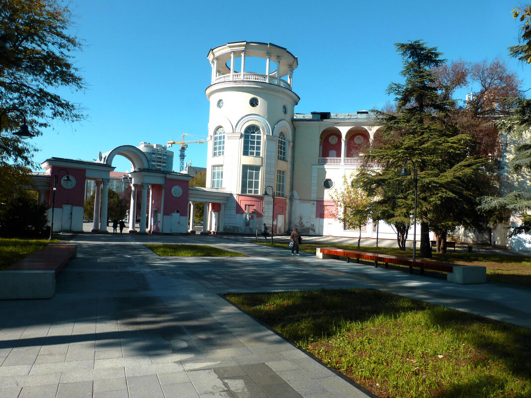 Кинотеатр Симферополь - Валентин Семчишин Кинотеатр Симферополь - Валентин Семчишин