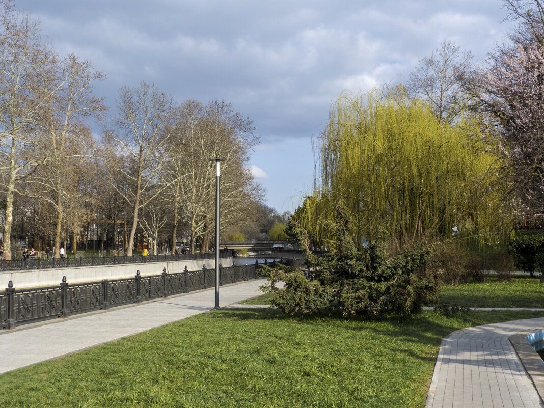 Весенний пейзаж в Горсаду - Валентин Семчишин Весенний пейзаж в Горсаду - Валентин Семчишин