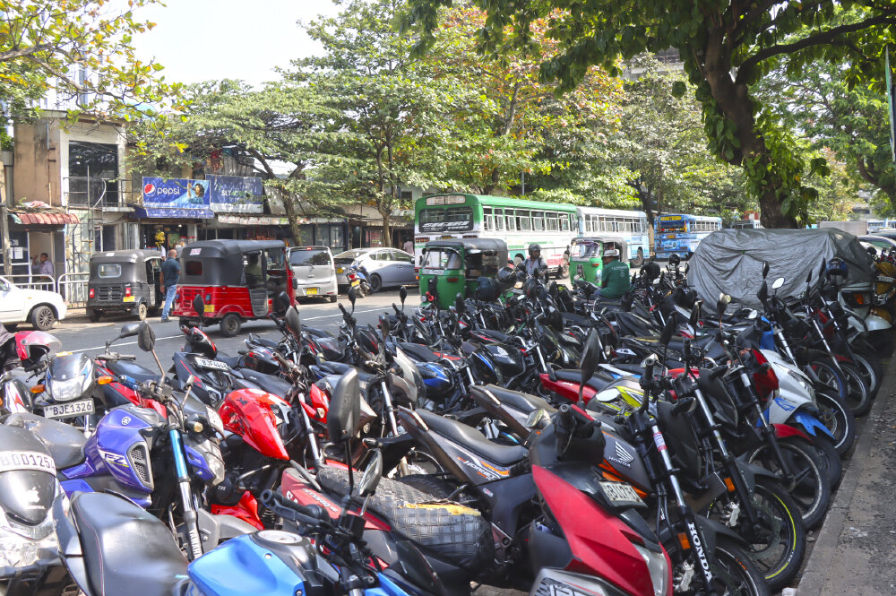 На улицах Коломбо - Галина Ильясова На улицах Коломбо - Галина Ильясова