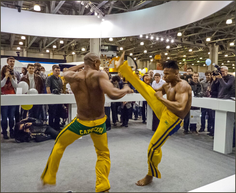 Бразильская борьба КАПОЭЙРА - Наталья Rosenwasser Бразильская борьба КАПОЭЙРА - Наталья Rosenwasser