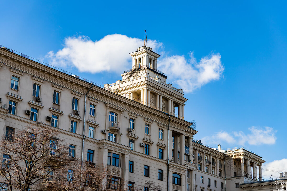 Дом нефтяников на набережной Тараса Шевченко - Александр Дом нефтяников на набережной Тараса Шевченко - Александр