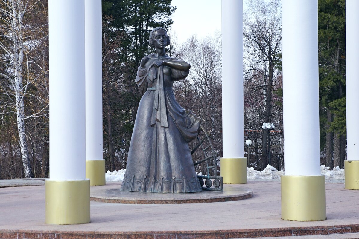 Скульптура "Женам декабристов" - Сергей Швечков