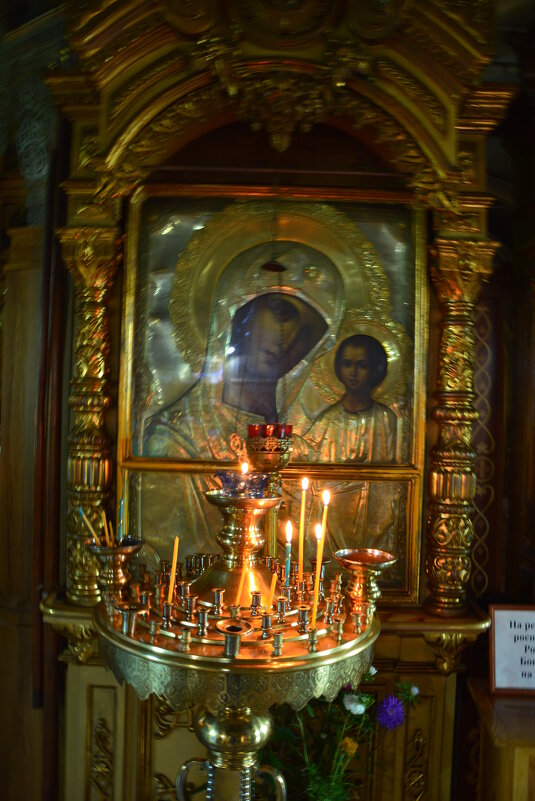 в церкви Богородицы - Галина R... в церкви Богородицы - Галина R...