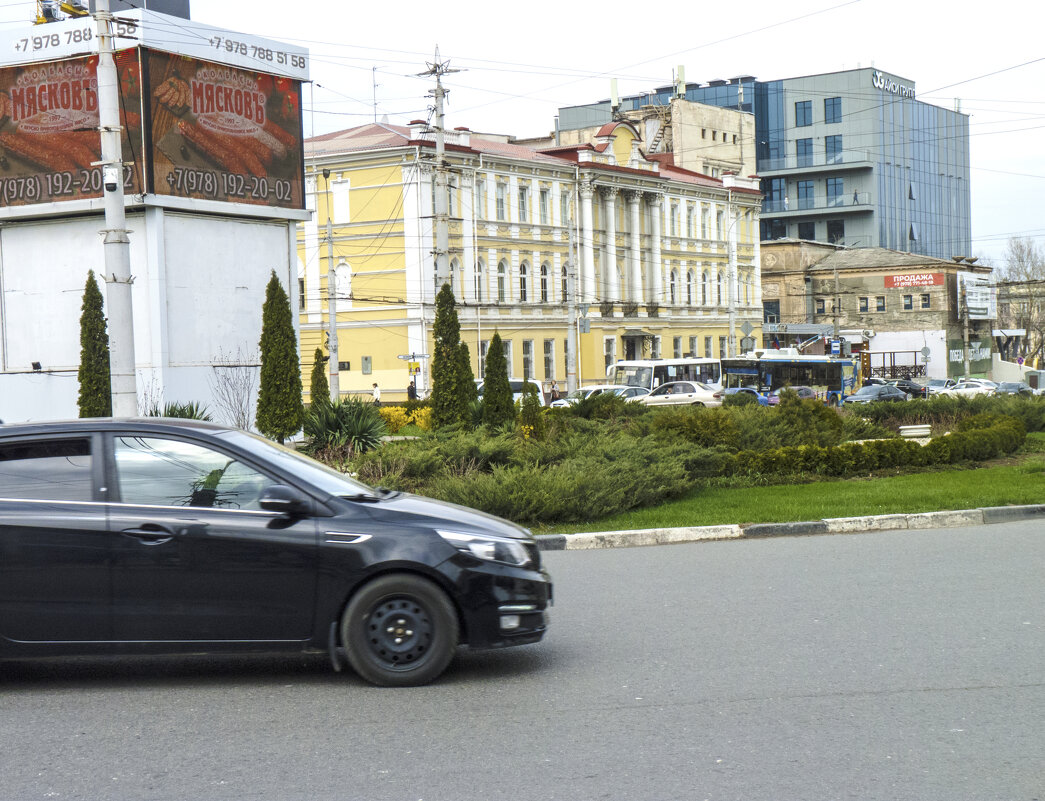 Симферополь,кольцевая  на площади  Советской - Валентин Семчишин