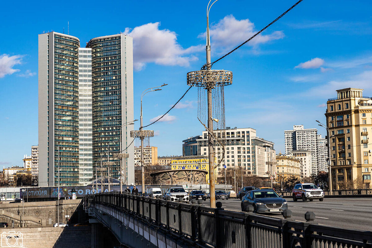 Здание СЭВ - Александр 