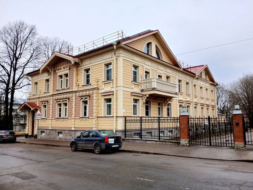 Отреставрированный дом на Церковной улице. - Лия ☼ Отреставрированный дом на Церковной улице. - Лия ☼