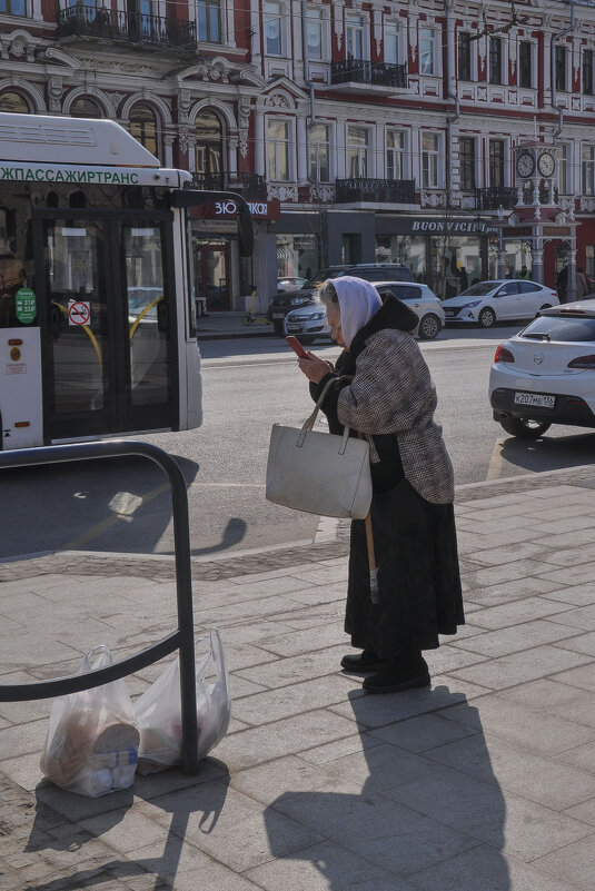 На остановке - Татьяна Машошина На остановке - Татьяна Машошина