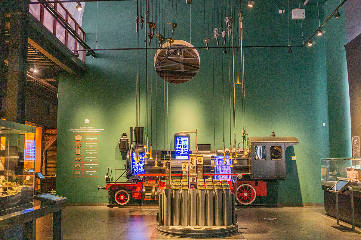 В музее - Ирина Соловьёва В музее - Ирина Соловьёва