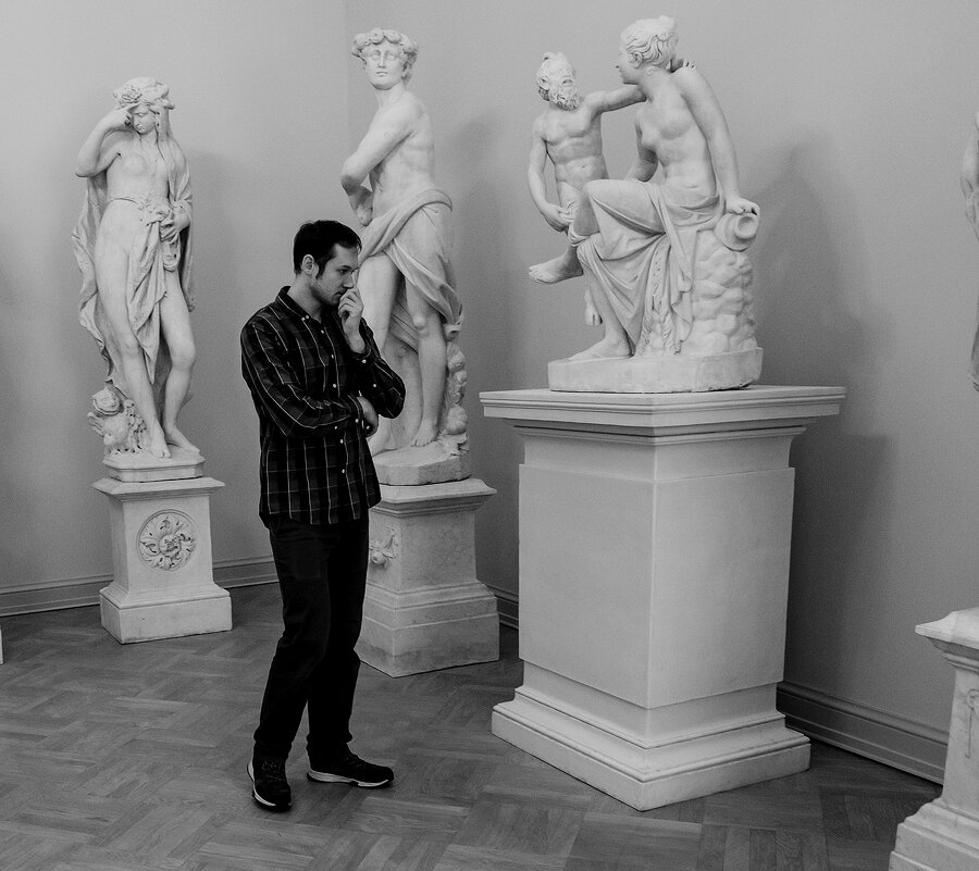 *** - Александр Русинов