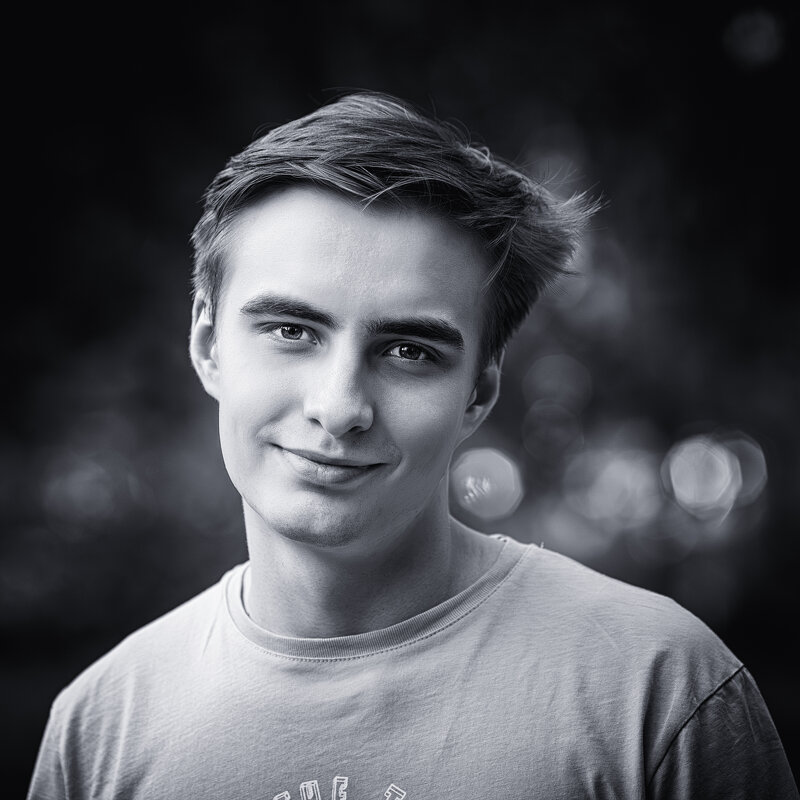 * - Александр Лисовский