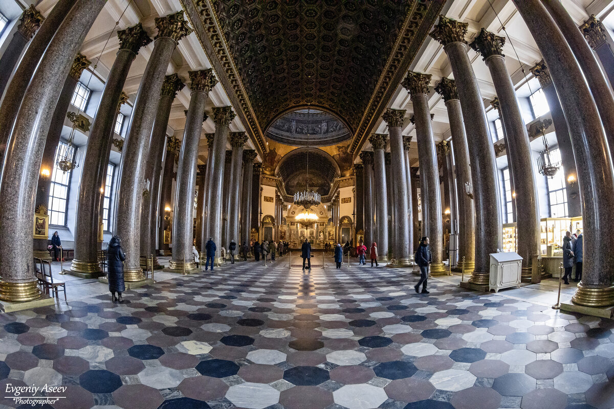 В Казанском Кафедральном соборе - Евгений В Казанском Кафедральном соборе - Евгений