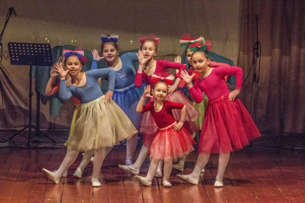 Банда детей приготовилась к массовым бесчинствам - Коля Лукашов