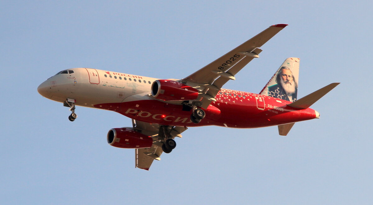 RA-89025 Сухой SuperJet 100-95B Россия (ГТК). - ast62 