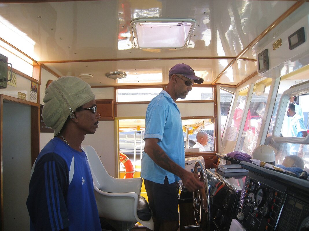 Капитанский мостик. - unix (Илья Утропов) Капитанский мостик. - unix (Илья Утропов)