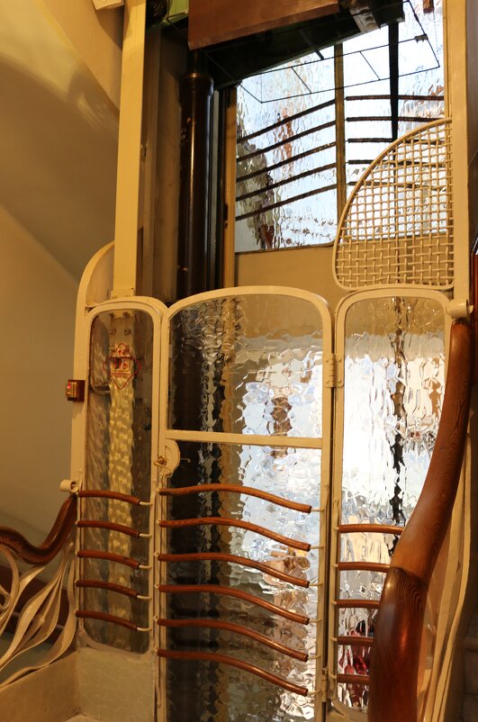 Лифт в доме Бальо - Ольга Лифт в доме Бальо - Ольга