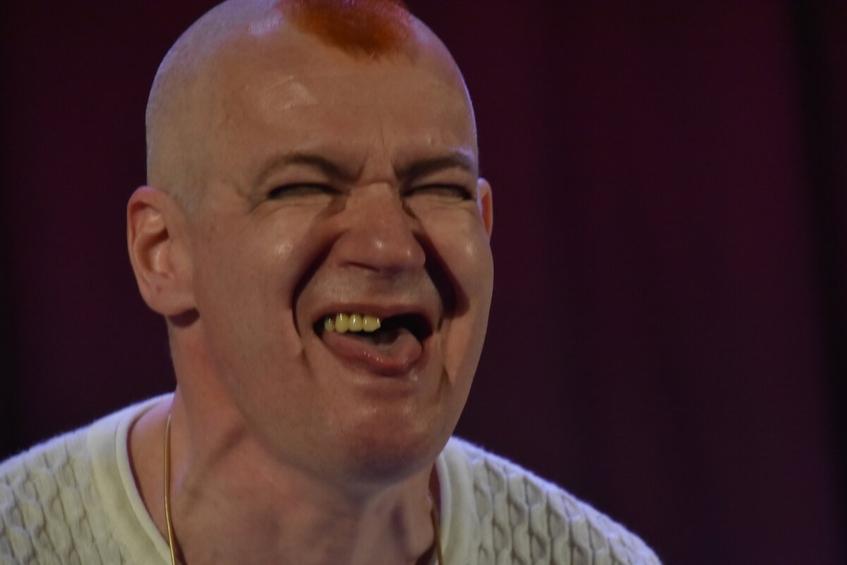 Сцена из спектакля "Свадьба" по А. Чехову. - Харис Шахмаметьев Сцена из спектакля "Свадьба" по А. Чехову. - Харис Шахмаметьев