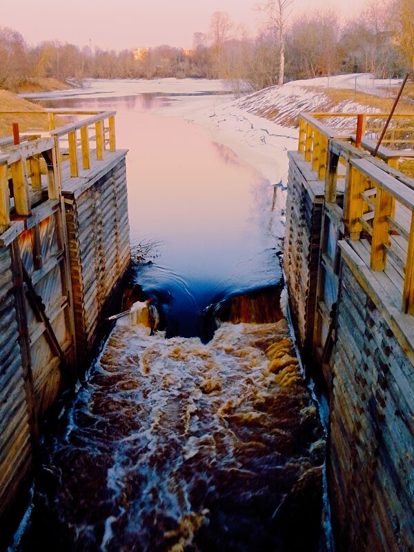 Тихвинский шлюз - Сергей Кочнев