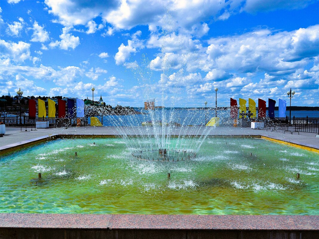 Чебоксары. Фонтан площади Речников. - Пётр Чернега Чебоксары. Фонтан площади Речников. - Пётр Чернега