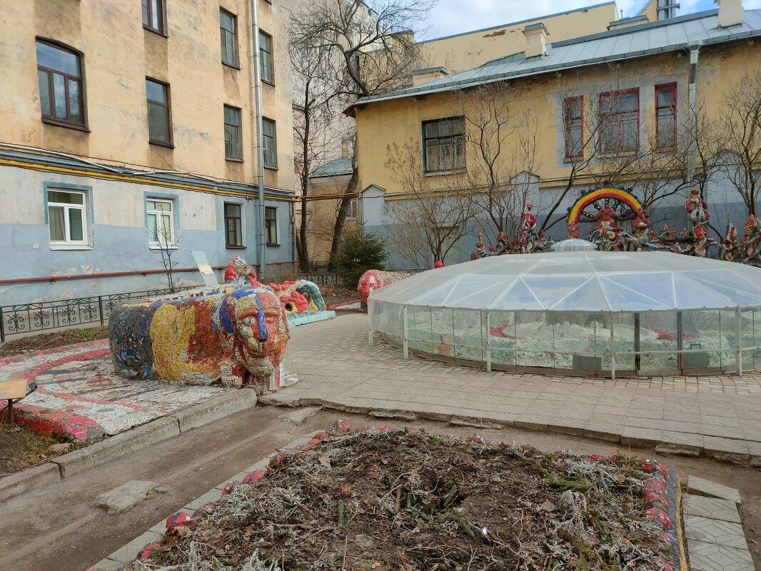 Мозаичный дворик Санкт Петербурга - Ирэн 