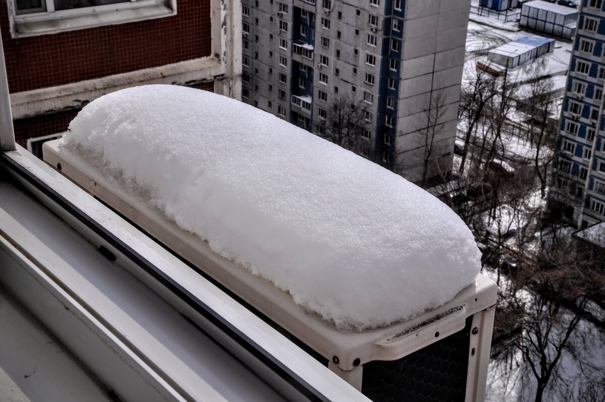 Выросла снежная горбушечка,,,, - Анатолий Колосов Выросла снежная горбушечка,,,, - Анатолий Колосов