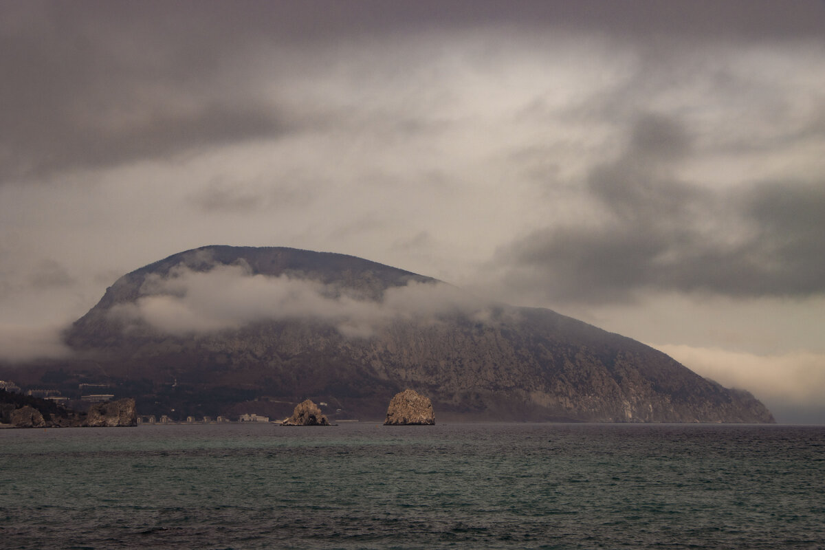 Гора-медведь. - Дмитрий А Гора-медведь. - Дмитрий А