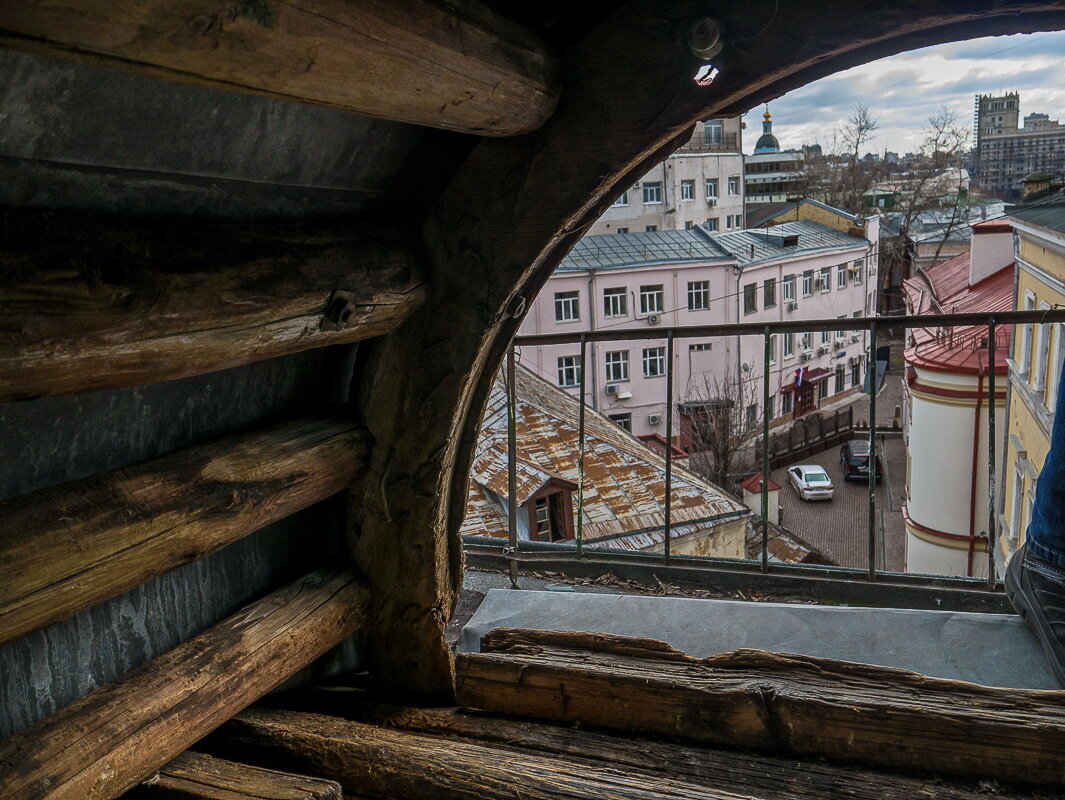 Вид из чердачного окна - Наталья Rosenwasser Вид из чердачного окна - Наталья Rosenwasser