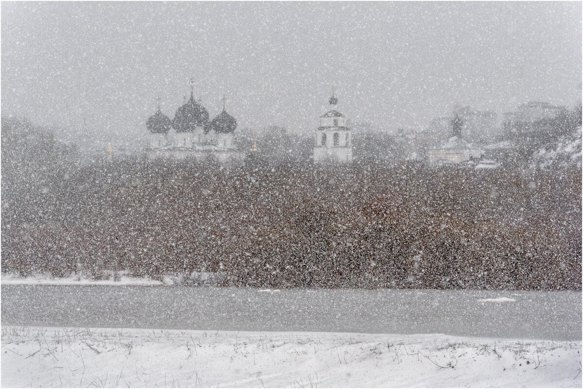 "...В юном месяце апреле..." - Валентин Котляров "...В юном месяце апреле..." - Валентин Котляров